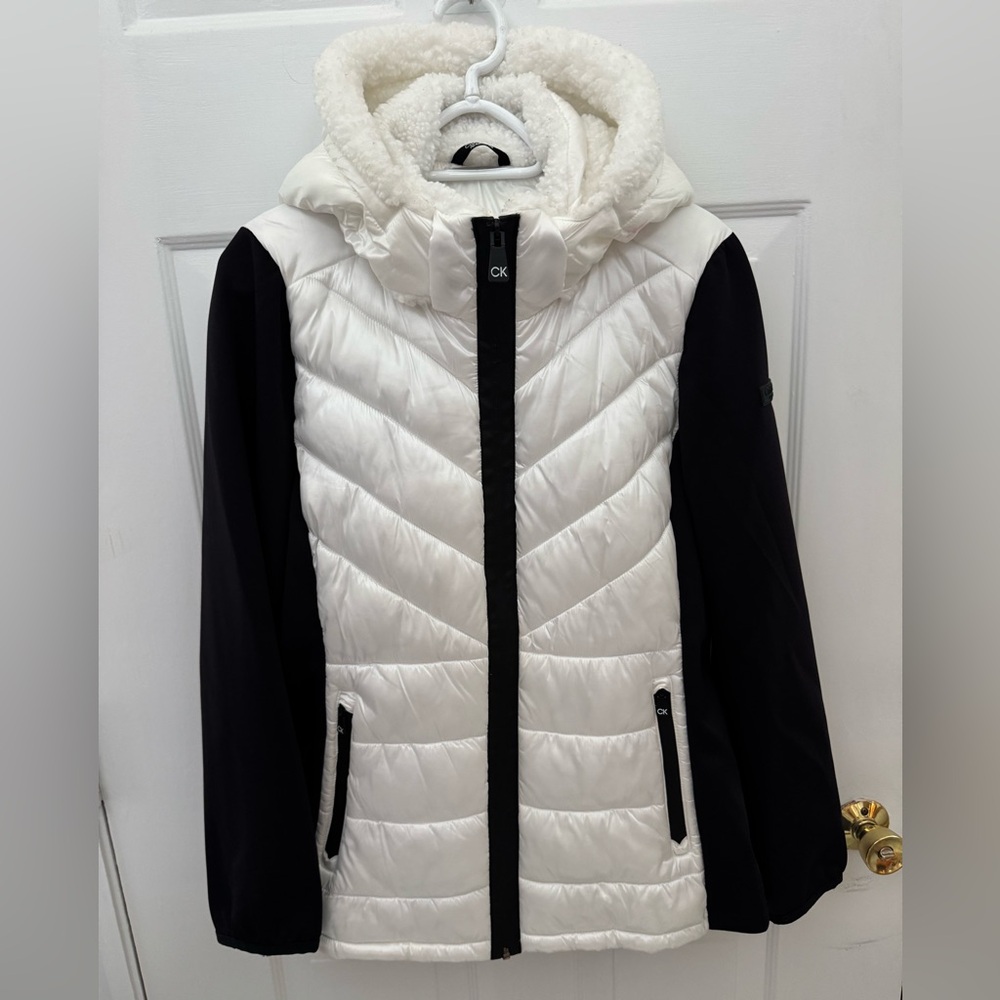 Calvin Klein Performance Women's Puffer Jacket in White and Black